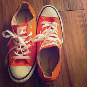 Converse chuck taylors